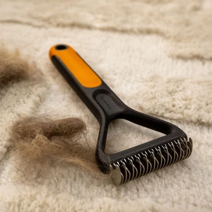 Fiskars underullsrake til hund og katt